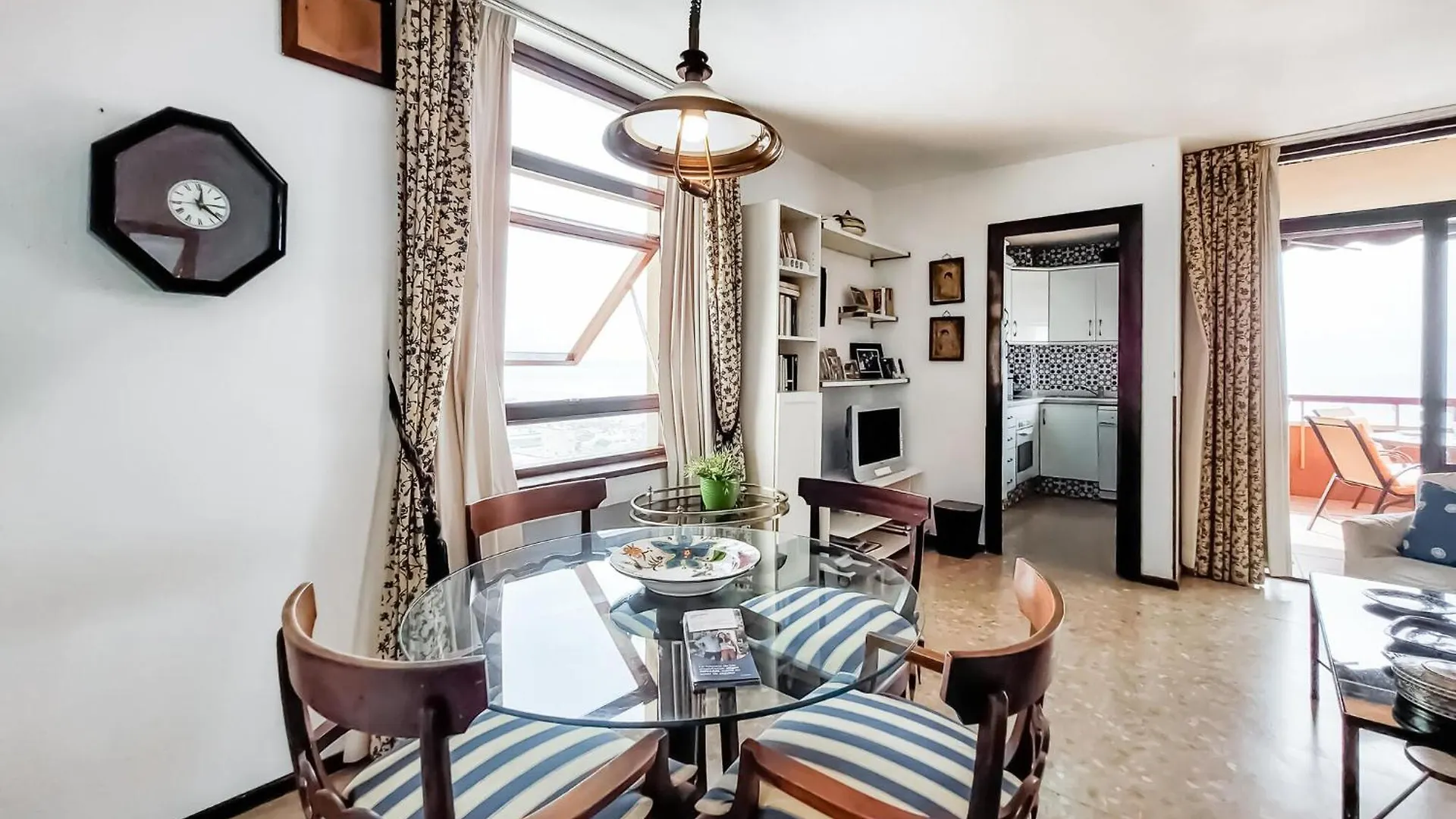 Stunning Apartment In Torremolinos With Kitchen إسبانيا