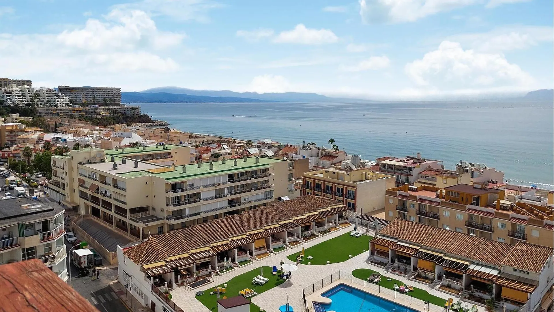 Stunning Apartment In Torremolinos With Kitchen إسبانيا