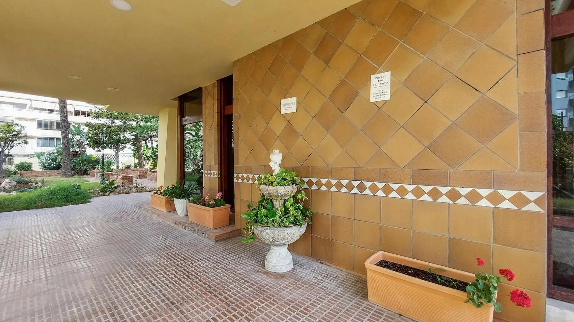 Stunning Apartment In Torremolinos With Kitchen 0*,  إسبانيا
